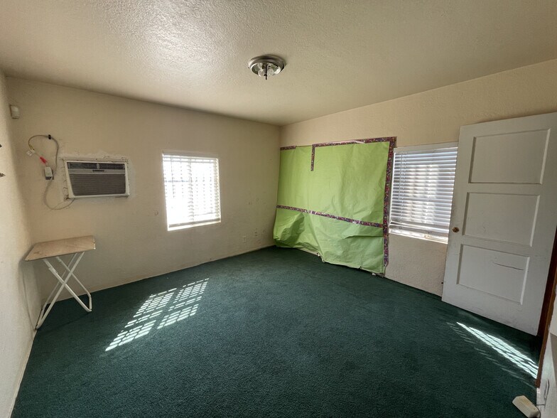 More Photos Of 1313 Brundage Ln, Bakersfield Office For Lease