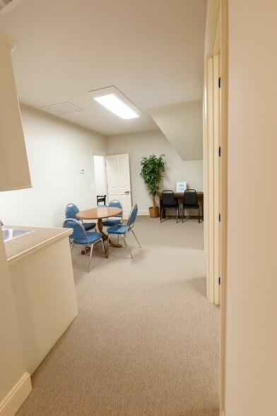 More Photos Of 579 Lakeland East Dr, Flowood Office For Lease