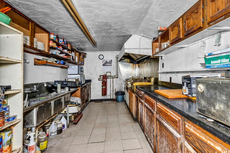 More Photos Of 40980 Butternut Park Ct, Elyria Specialty For Sale