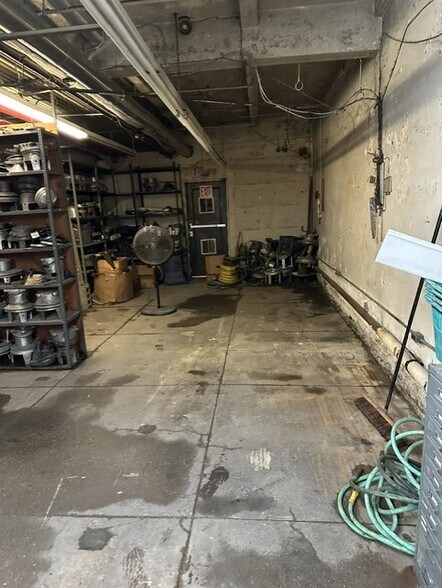 More Photos Of 28 W 38th St, New York Apartments For Sale