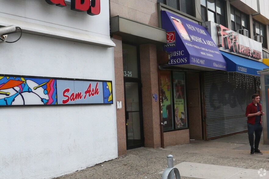 More Photos Of 11325-113-29 Queens Blvd, Flushing General Retail For Lease