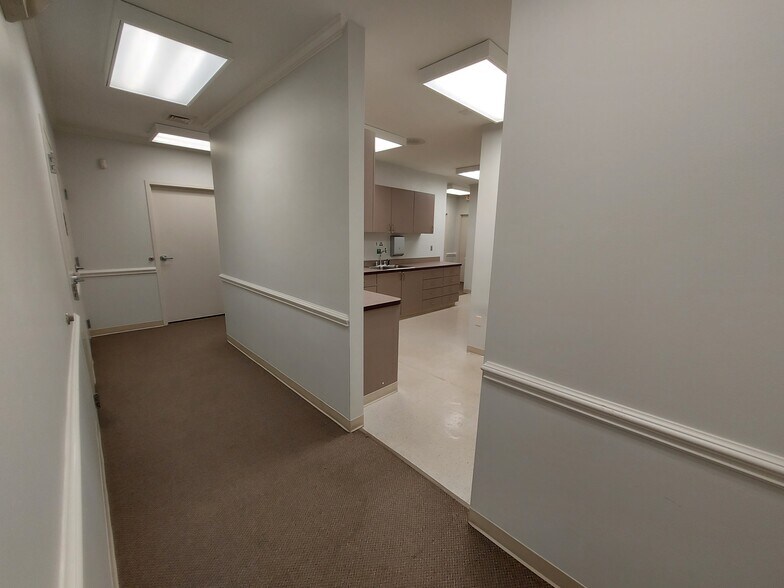 More Photos Of 5015 Southpark Dr, Durham Medical For Lease