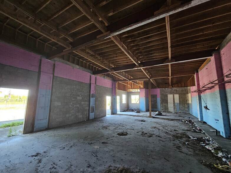 More Photos Of 10601 Martin Luther King Blvd, Houston Freestanding For Lease