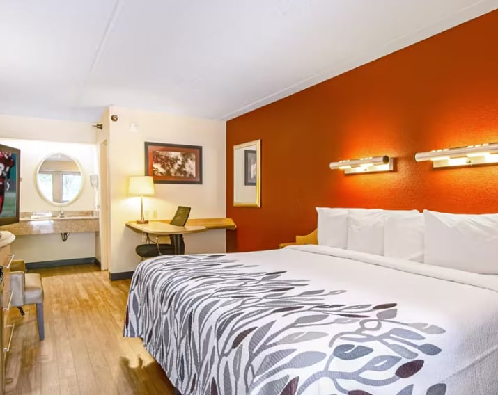 More Photos Of 7340 Plantation Rd, Pensacola Hotel For Sale