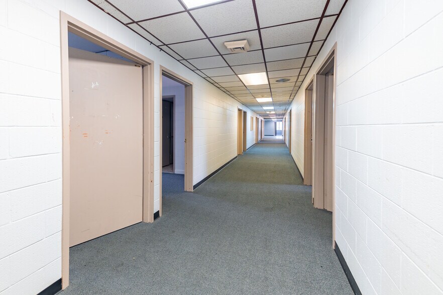 More Photos Of 6902 Chicago Rd, Warren Schools For Sale