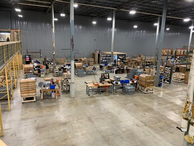 More Photos Of 1042-1050 W Swanzey Rd, Swanzey Warehouse For Sale