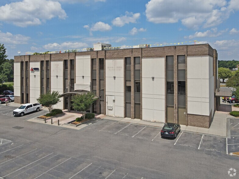 More Photos Of 1100 S Stratford Rd, Winston-Salem Unknown For Lease