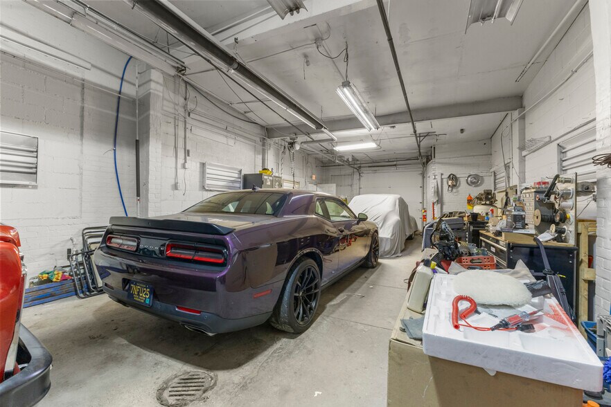 More Photos Of 17310 E 9 Mile Rd, Eastpointe Freestanding For Sale