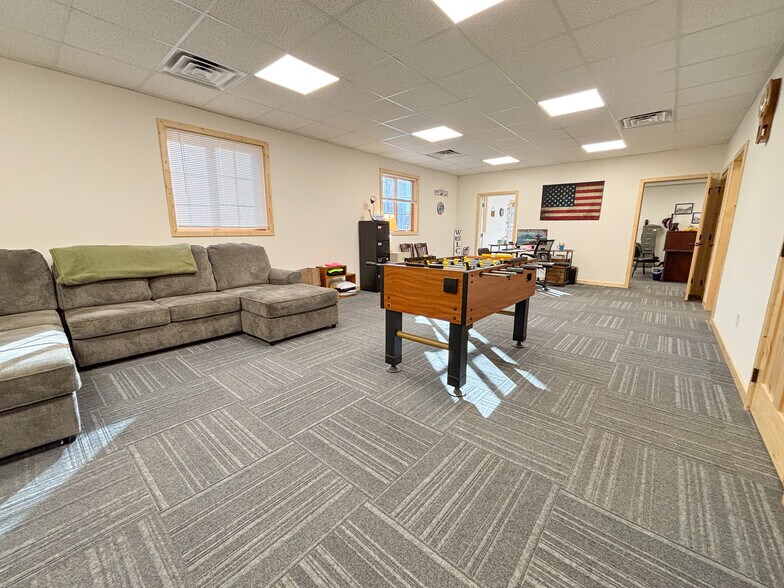 More Photos Of 31 Main Ave N, New York Mills Auto Dealership For Sale