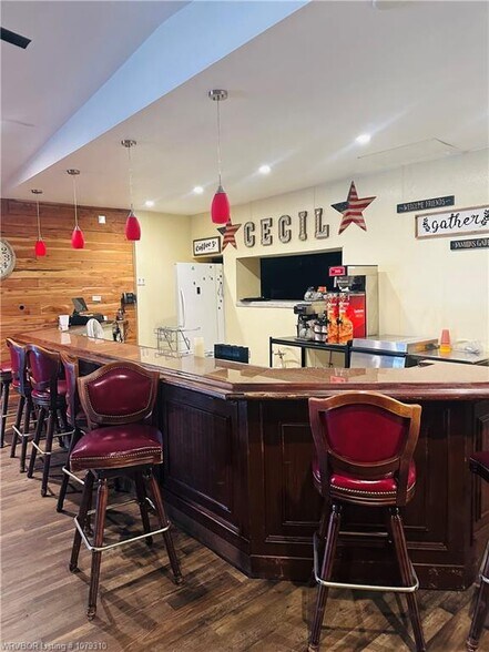 More Photos Of 31 AR-96, Cecil Restaurant For Sale