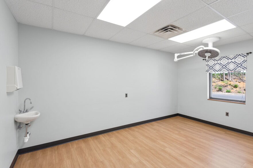 More Photos Of 2062 Pro Pointe Ln, Harrisonburg Medical For Lease