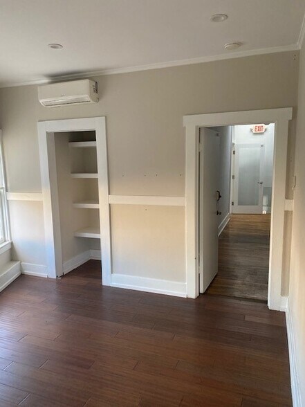 More Photos Of 1645 N La Brea Ave, Los Angeles Storefront Retail Office For Lease