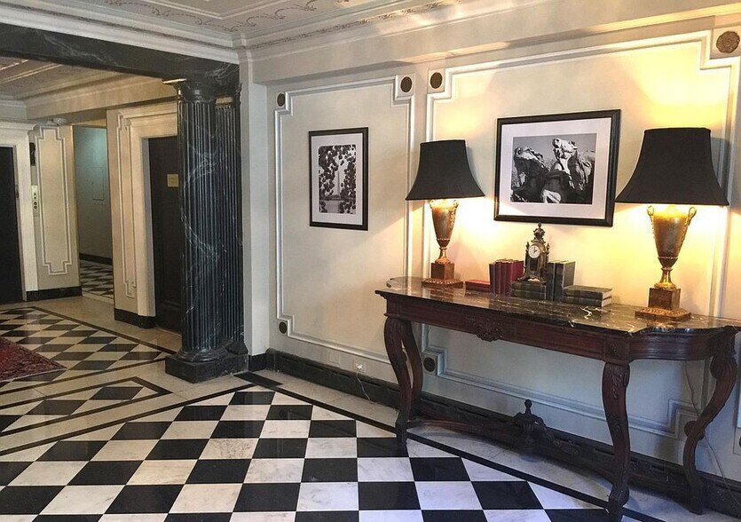 More Photos Of 1026 16th St NW, Washington Apartments For Lease