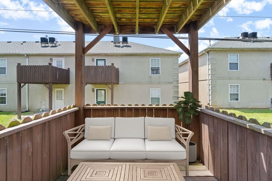 More Photos Of 111 Erie Ct, Shepherdsville Apartments For Sale