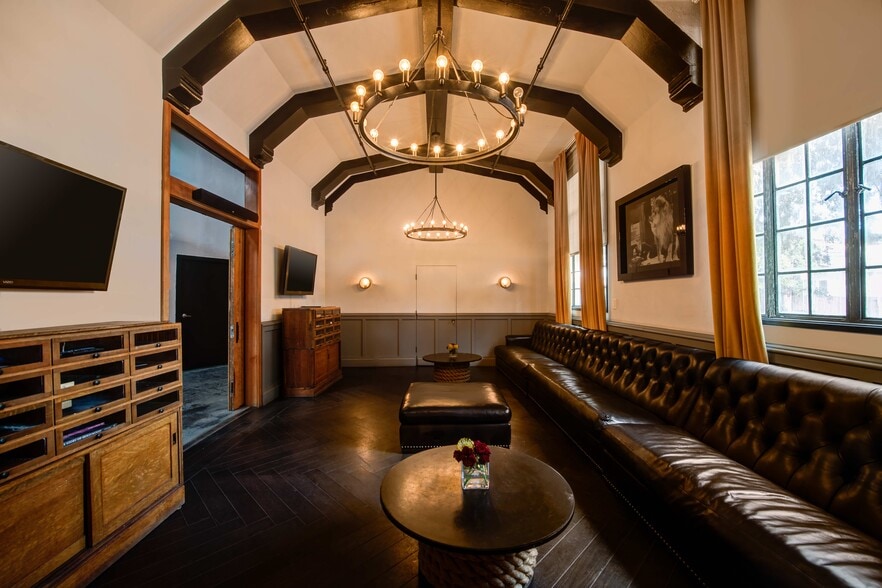 More Photos Of 1215 Bates Ave, Los Angeles Flex For Lease