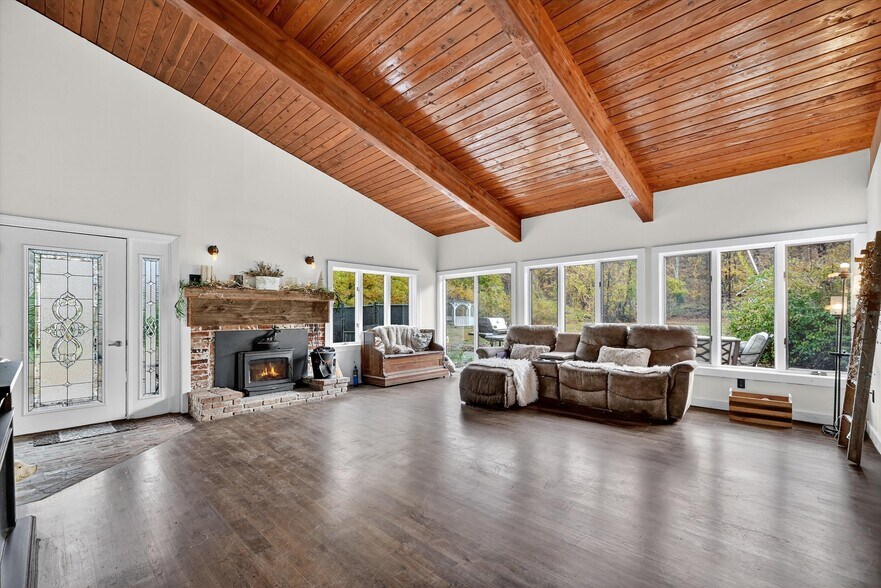 More Photos Of 13 Main St, Ogdensburg Auto Repair For Sale