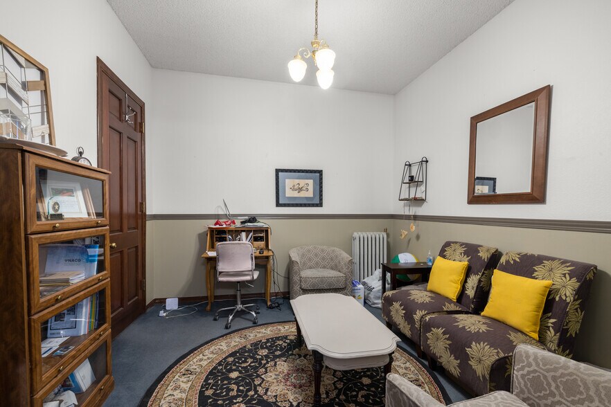 More Photos Of 17 2nd St E, Kalispell Storefront Retail Office For Sale