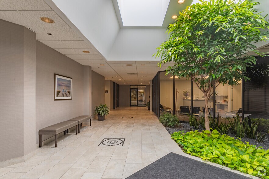 More Photos Of 135 N Arlington Heights Rd, Buffalo Grove Medical For Lease