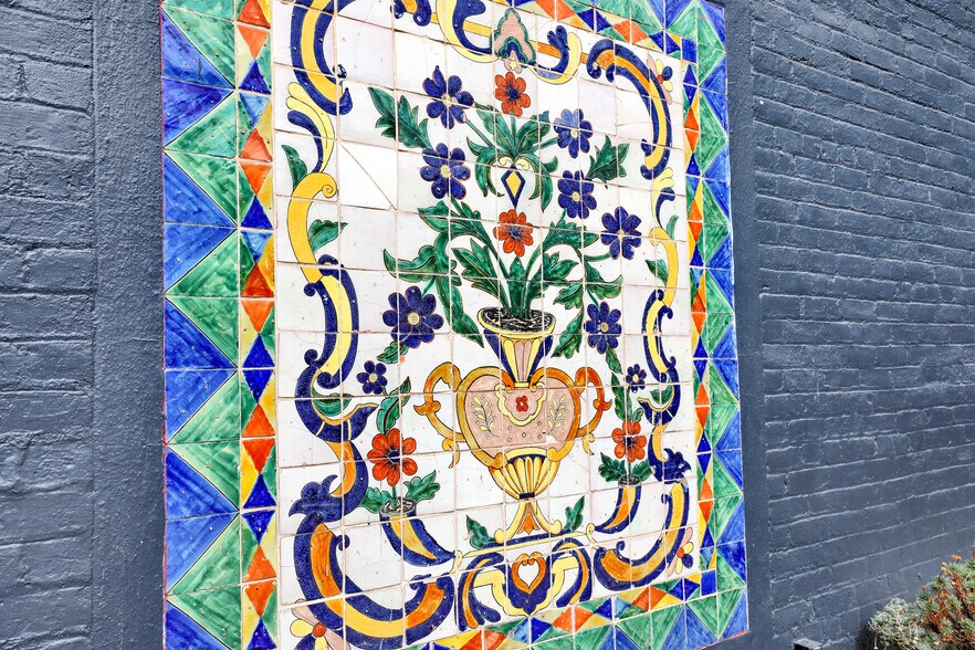 More Photos Of 435 S Boyle Ave, Los Angeles Office Residential For Sale