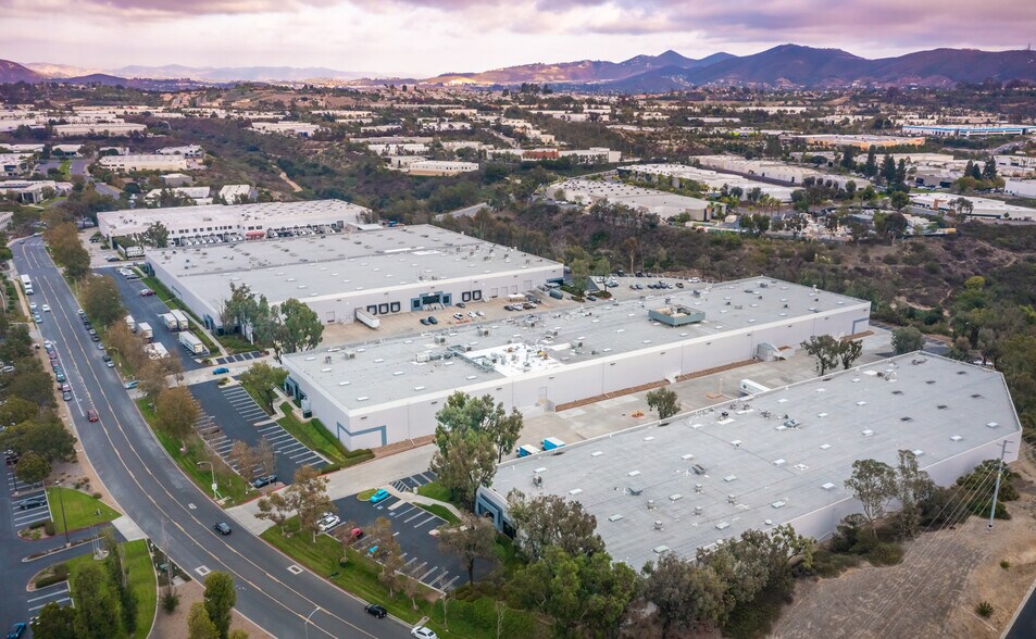 More Photos Of 1225 Park Center Dr, Vista Warehouse For Lease