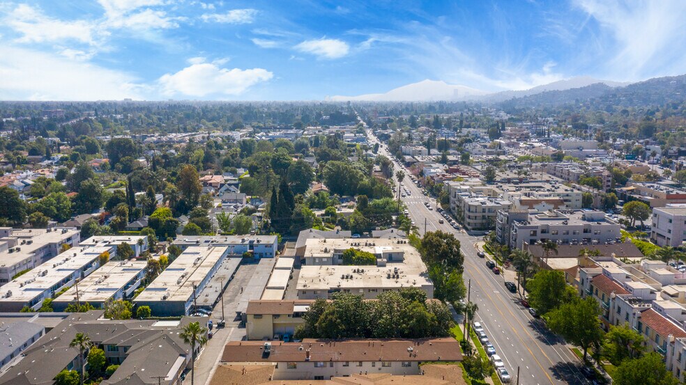 More Photos Of 14007 Moorpark St, Sherman Oaks Apartments For Sale