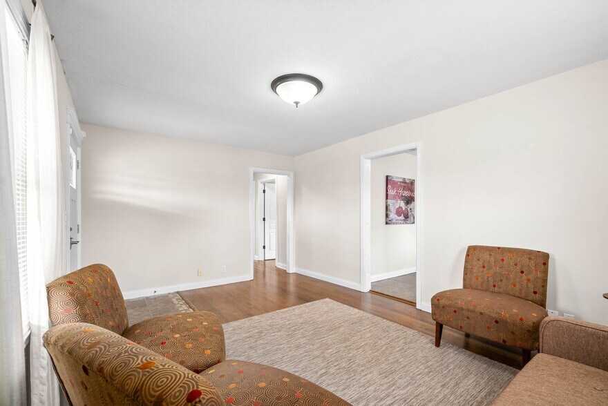 More Photos Of 1662 Golf Club Ln, Clarksville Office For Sale