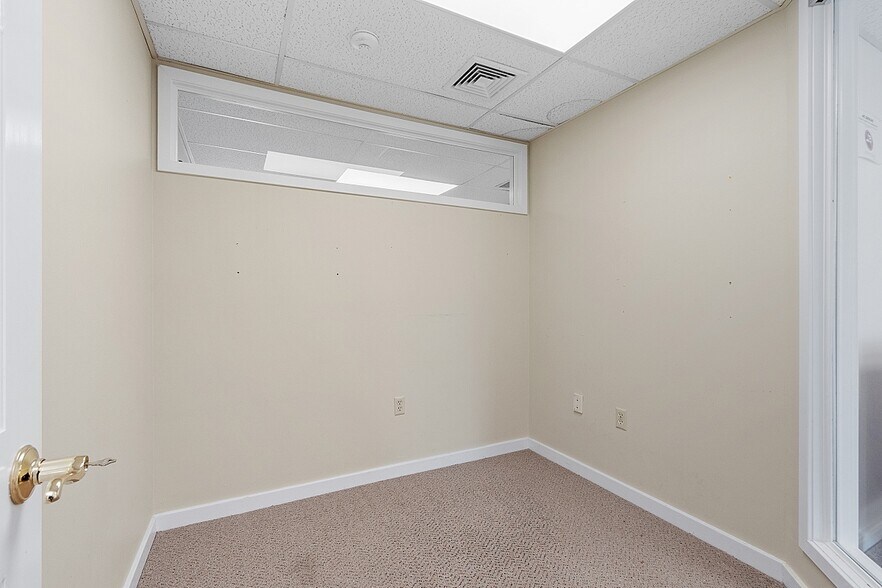 More Photos Of 233 Ayer Rd, Harvard Medical For Lease