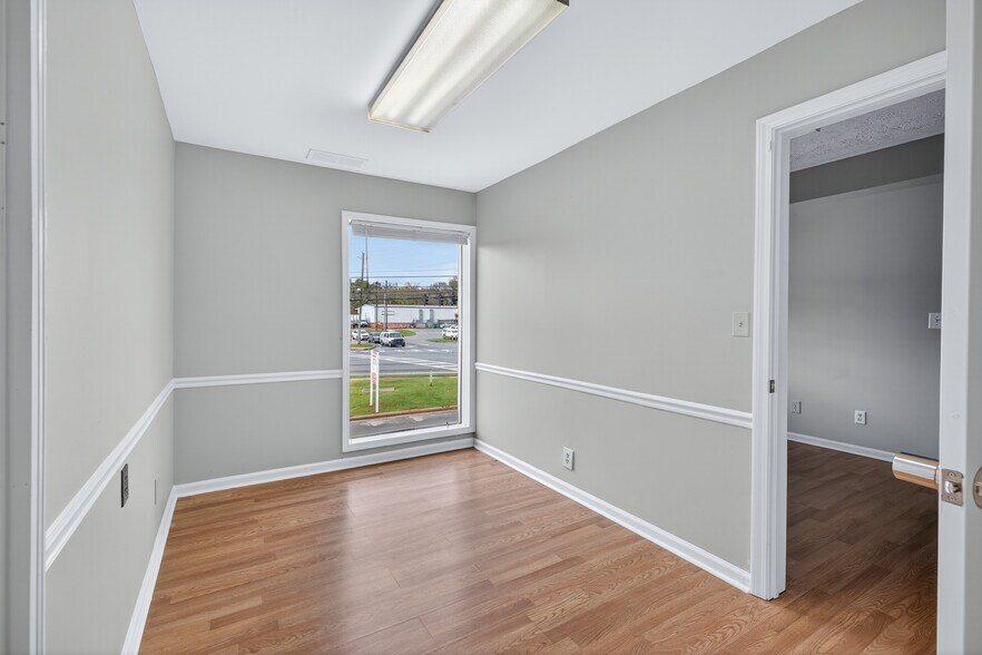 More Photos Of 4109 Robinson St, Covington Freestanding For Sale