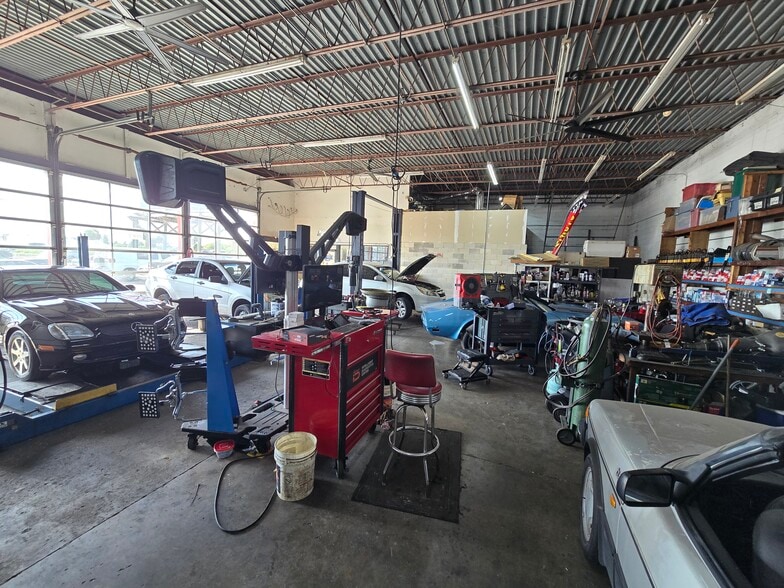 More Photos Of 1137 US Highway 19, Holiday Auto Repair For Sale