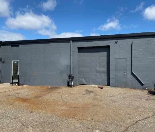 More Photos Of 909 1st Ave NW, Buffalo Warehouse For Lease