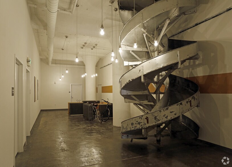 More Photos Of 122 Gayoso Ave, Memphis Apartments For Lease