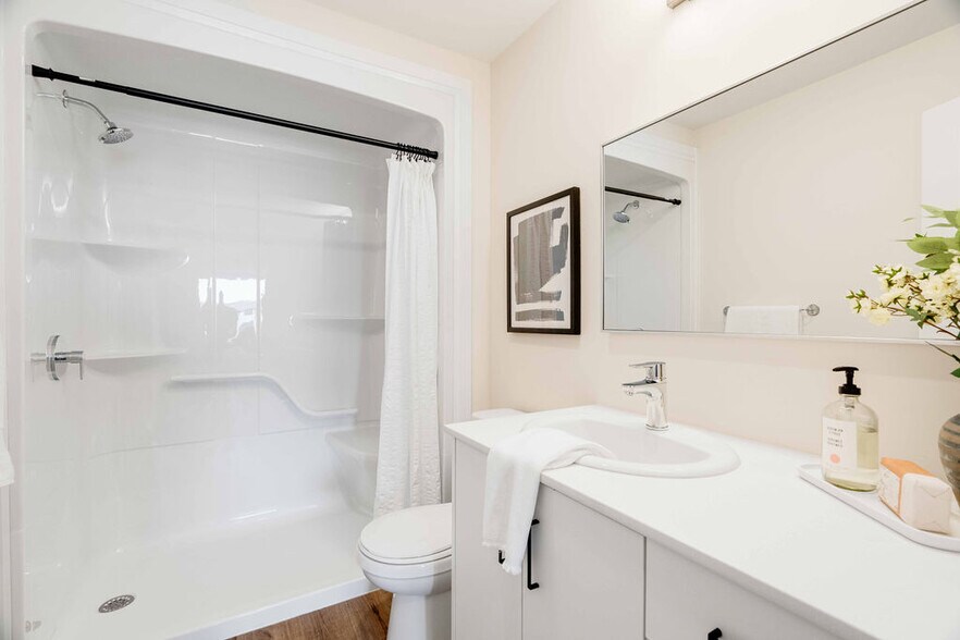 More Photos Of 600 Sunningdale Rd E, London Apartments For Lease