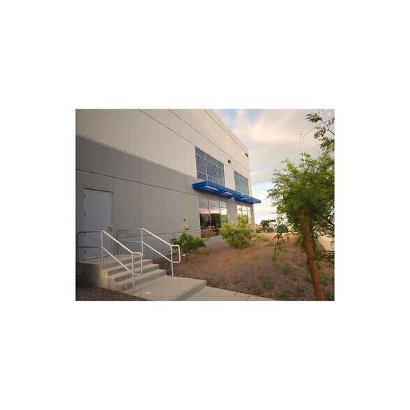 More Photos Of 7600 W Arby Ave, Las Vegas Industrial For Sale