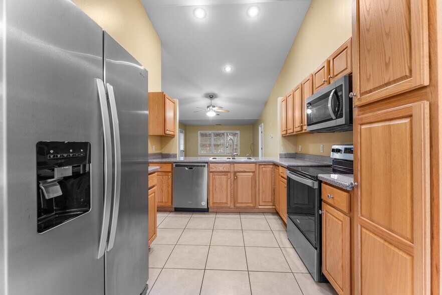 More Photos Of 520 Baird Cove Rd, Franklin Apartments For Sale