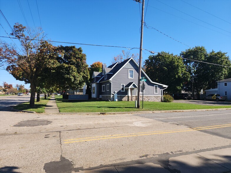 More Photos Of 536 W State St, Hastings Office Residential For Lease