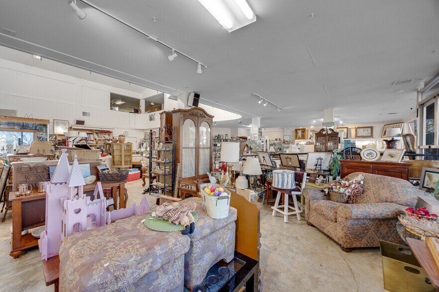 More Photos Of 201 Western Ave, Petaluma Storefront Retail Office For Sale