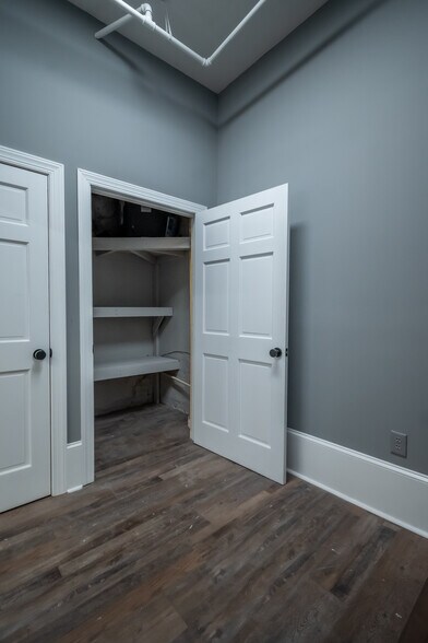 More Photos Of 142 N Jackson St, Athens General Retail For Sale