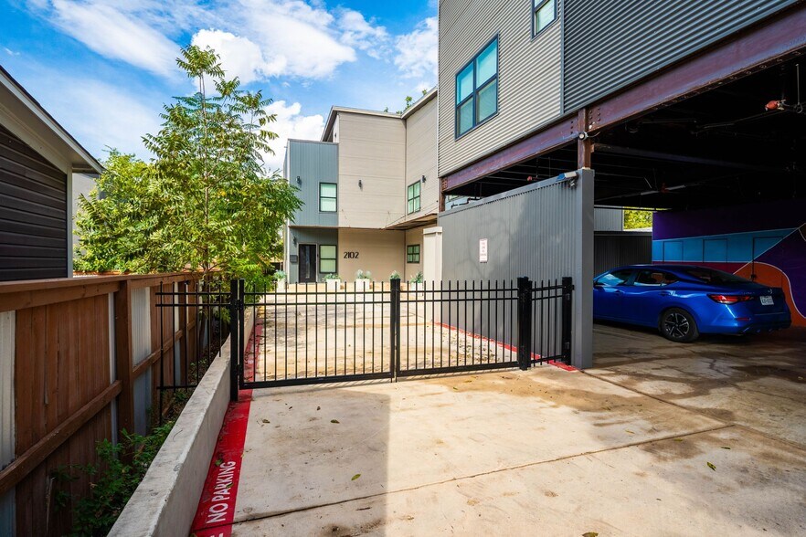 More Photos Of 811 Montana St, San Antonio Apartments For Sale
