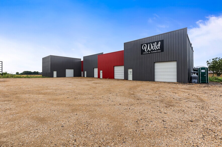 More Photos Of 6854 Old Lorena Rd, Lorena Coworking Space