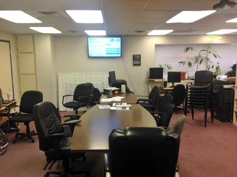 More Photos Of 5353 S Hattie Ave, Oklahoma City Manufacturing For Lease