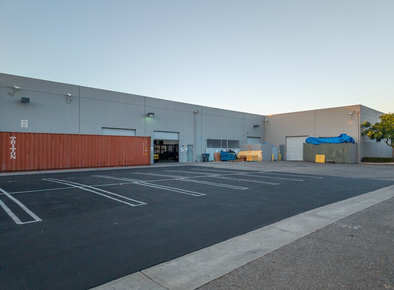 More Photos Of 7445-7455 Lampson Ave, Garden Grove Warehouse For Sale