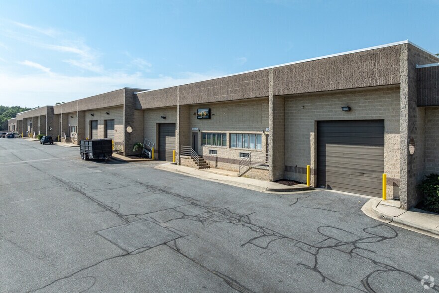 More Photos Of 9070 Maier Rd, Laurel Warehouse For Lease