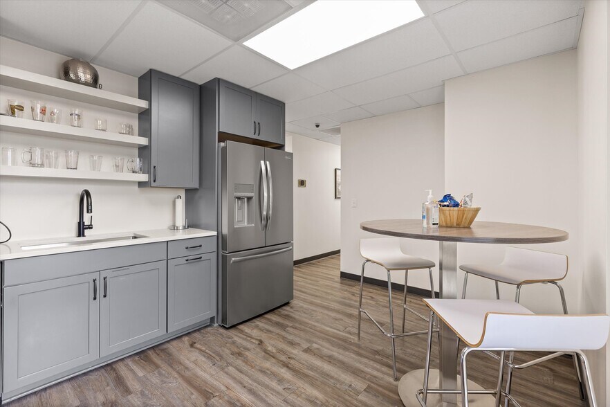 More Photos Of 3200 N Hawthorne St, Chattanooga Flex For Sale