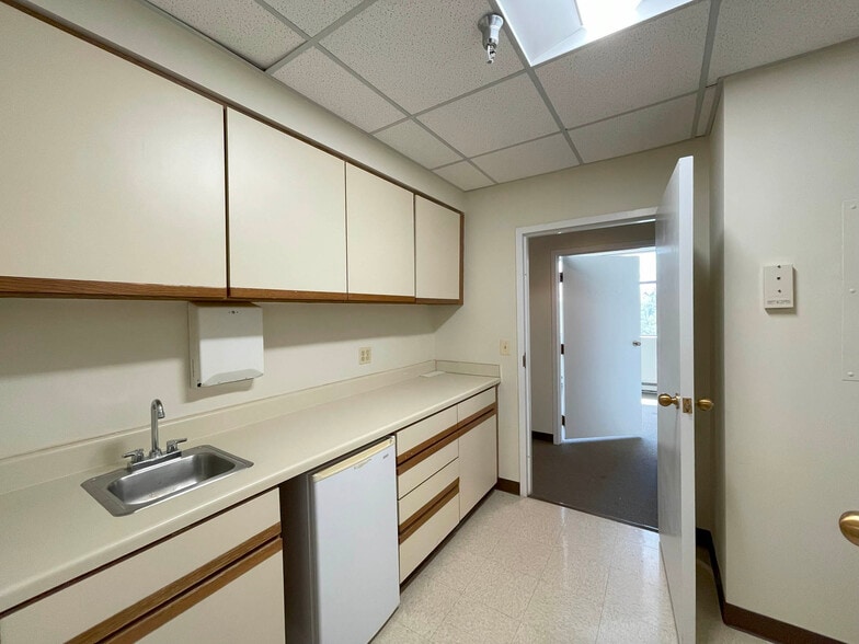 More Photos Of 120 Sister Pierre Dr, Towson Medical For Sale