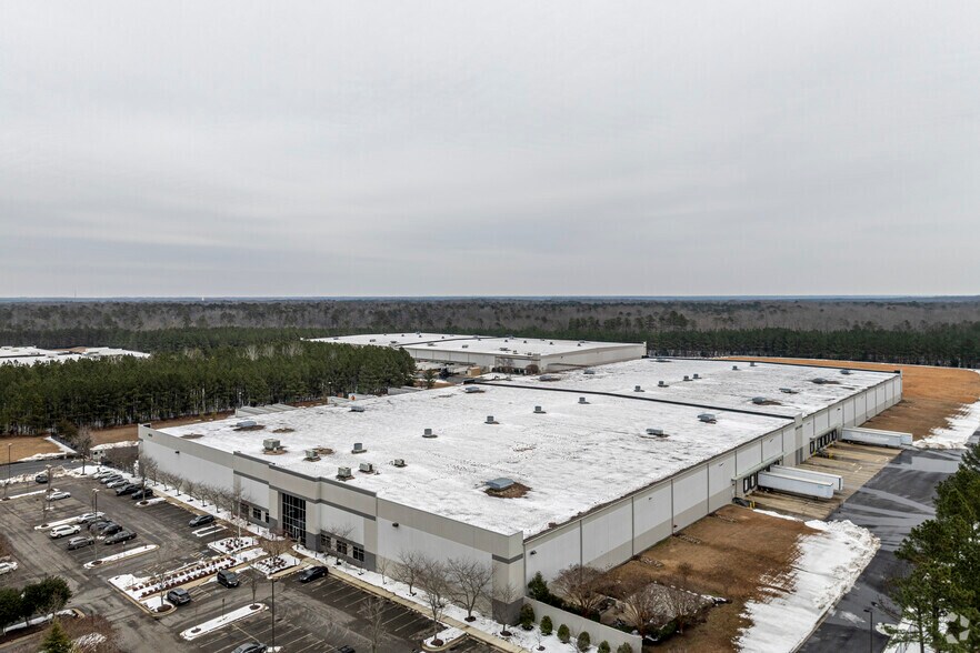More Photos Of 4000-4500 Technology Ct, Sandston Warehouse For Lease