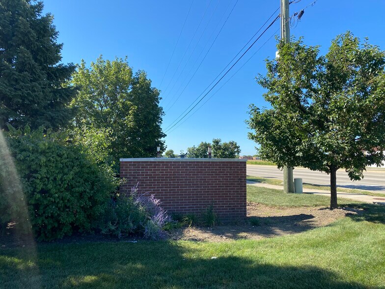 More Photos Of 15901 S Division St, Plainfield Bank For Sale