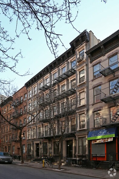 Primary Photo Of 358 W 47th St, New York Apartments For Lease