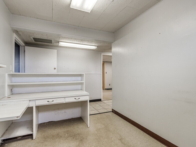 More Photos Of 5835 S Pennsylvania Ave, Oklahoma City Medical For Sale