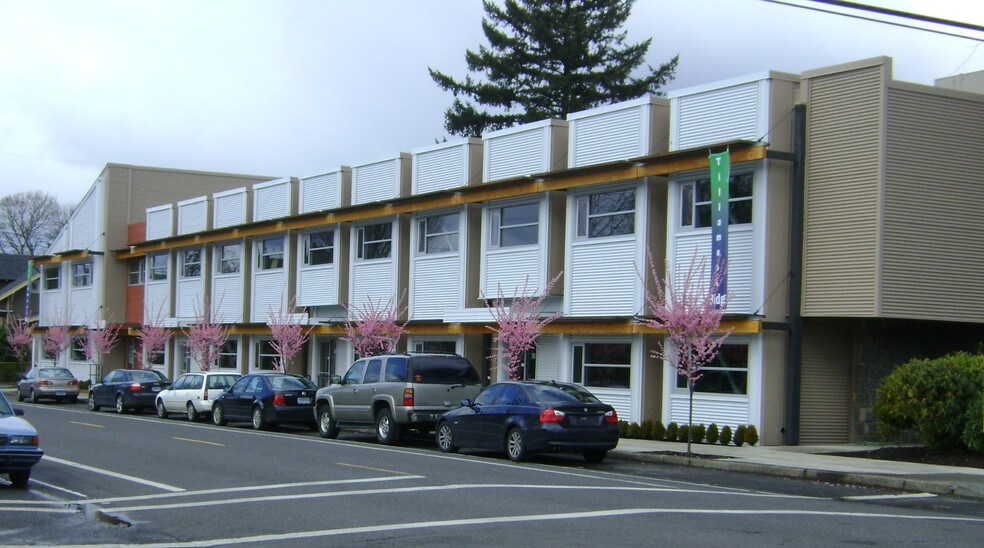 More Photos Of 3829-3843 NE Tillamook St, Portland Office For Lease