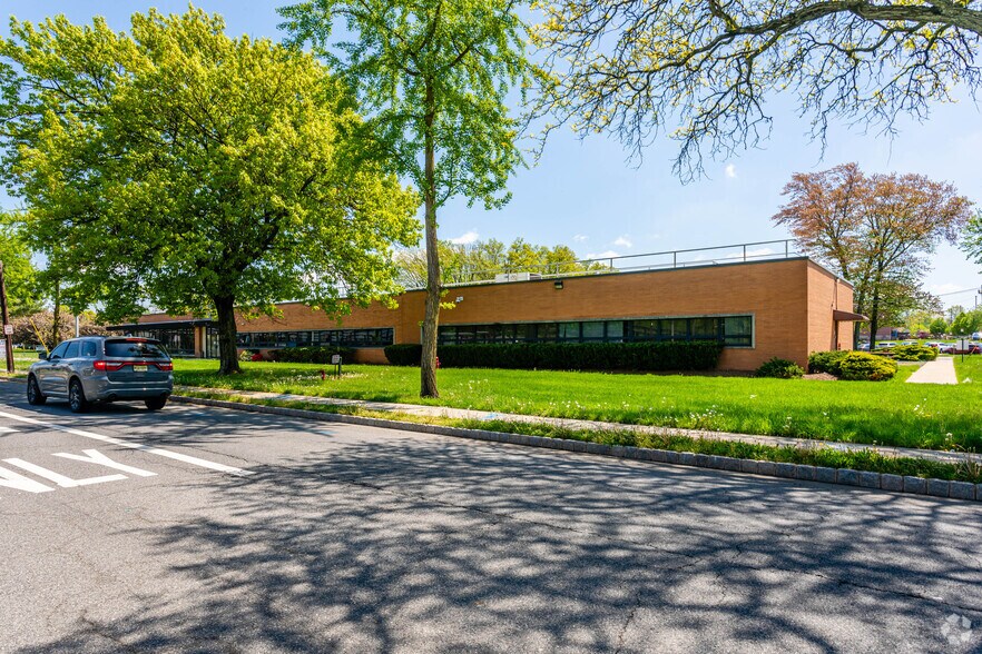 More Photos Of 133 Terminal Ave, Clark Flex For Lease